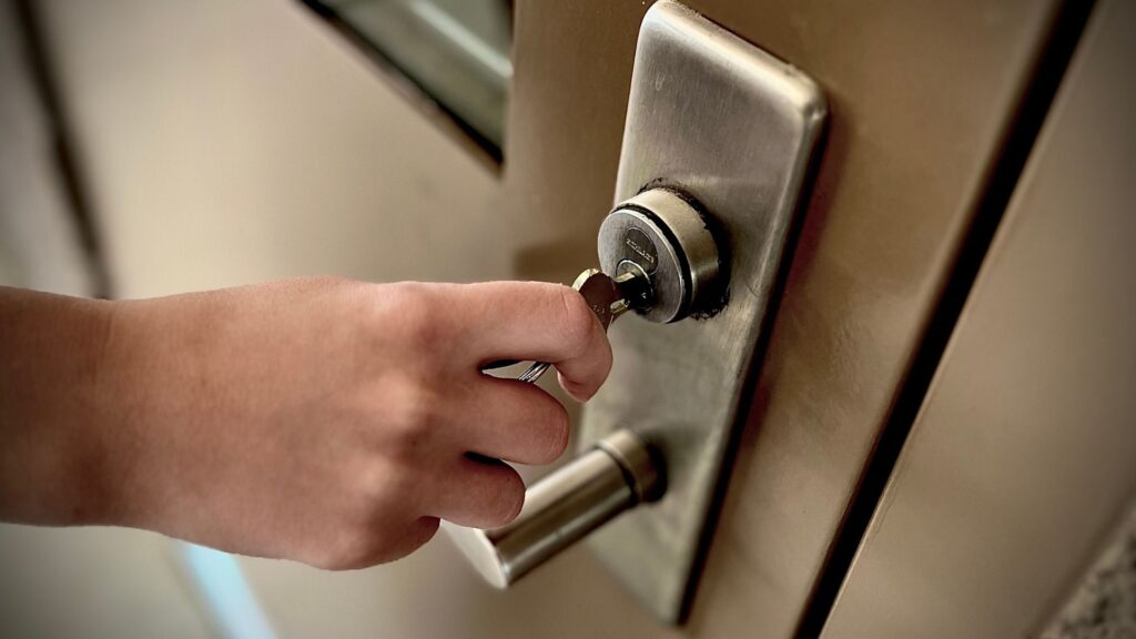 Zuhause sichern in Aachen - Schlüsseldienst Aachen - Einbruchschutz - Sicherheitstechnik - Fenstersicherung - Türsicherung